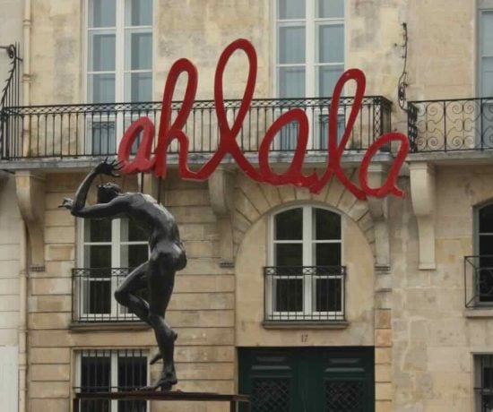 Oh la la sculpture in Paris