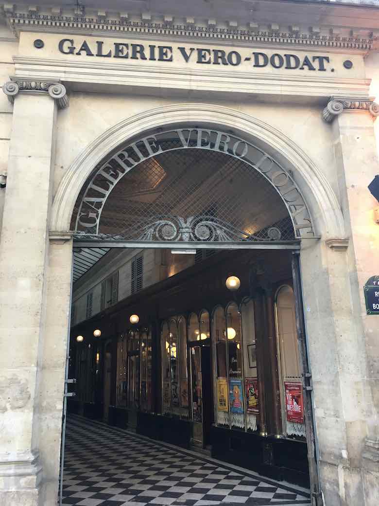 Galerie Vero-Dodat, Paris (J. Chung)