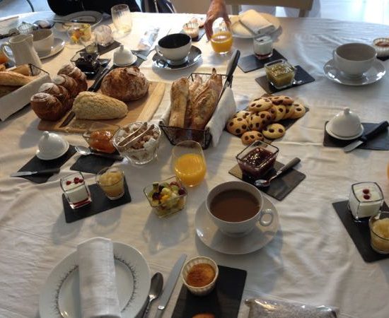 Stomach Problems: Breakfast buffet in France