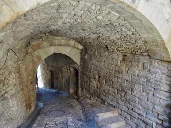 Walking the winding paths in Gordes 