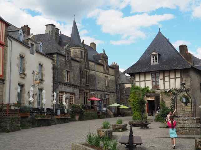 6 days in Brittany includes Rochefort-en-Terre. J Chung