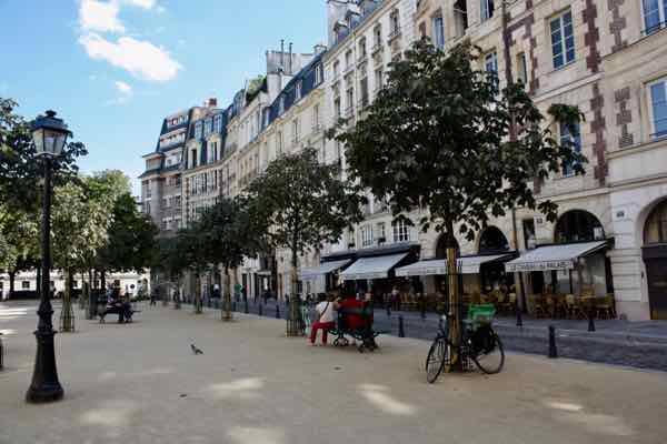 Place Dauphine, Paris (J. Chung)