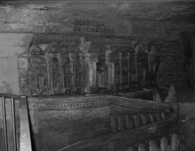 Sculptures de Décure: Paris Catacombs Wall Sculptures