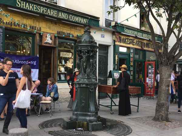 Wallace Fountain in front of Shakespeare and Co at 37 Rue de la Bûcherie (J. Chung)