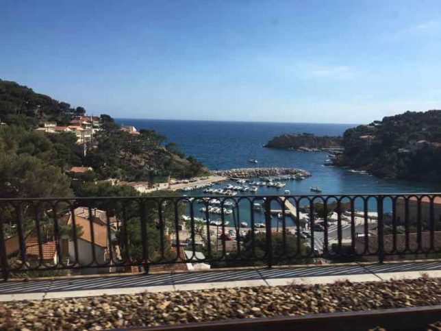Scenery on the Blue Coast Train (J. Chung)