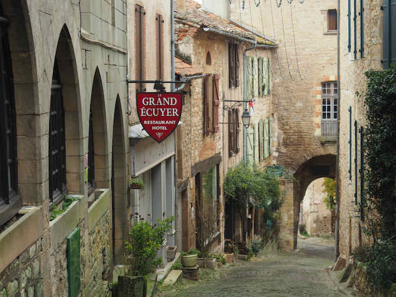 Cordes-sur-Ciel (J. Chung)