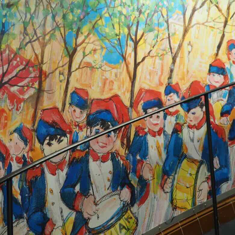 Abbesses Metro mural-soldiers