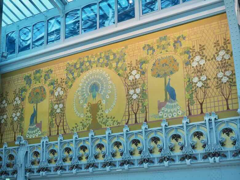 Peinture murale de paon à La Samaritaine, Paris