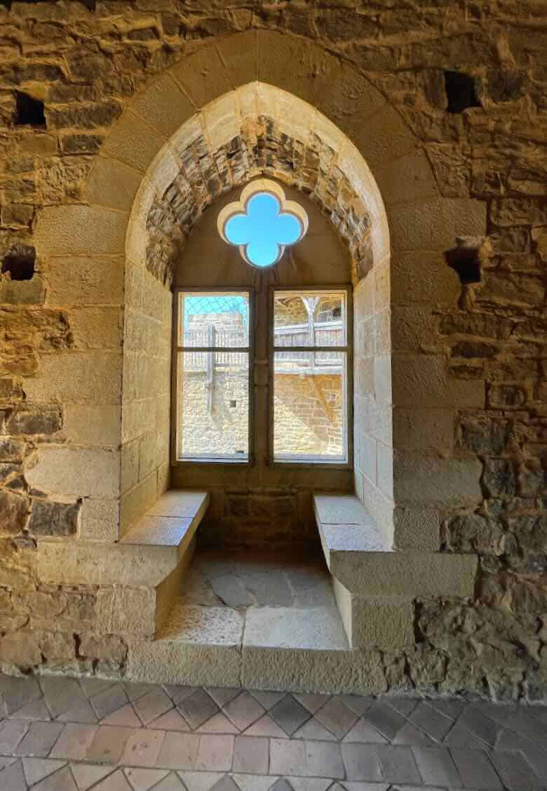 Window in the Great Hall-Guedelon