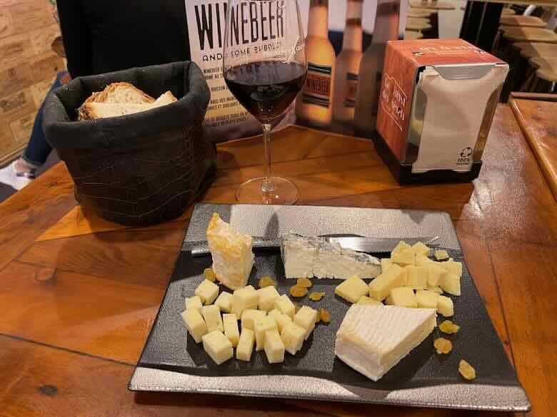 Assiette de fromages et vins - Bistrot des Frérots Bordeaux