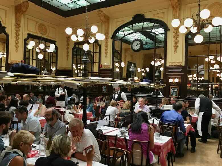 Interior of Bouillon Chartier