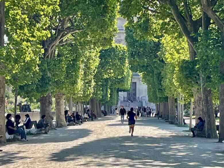 Running in Jardin des Plantes