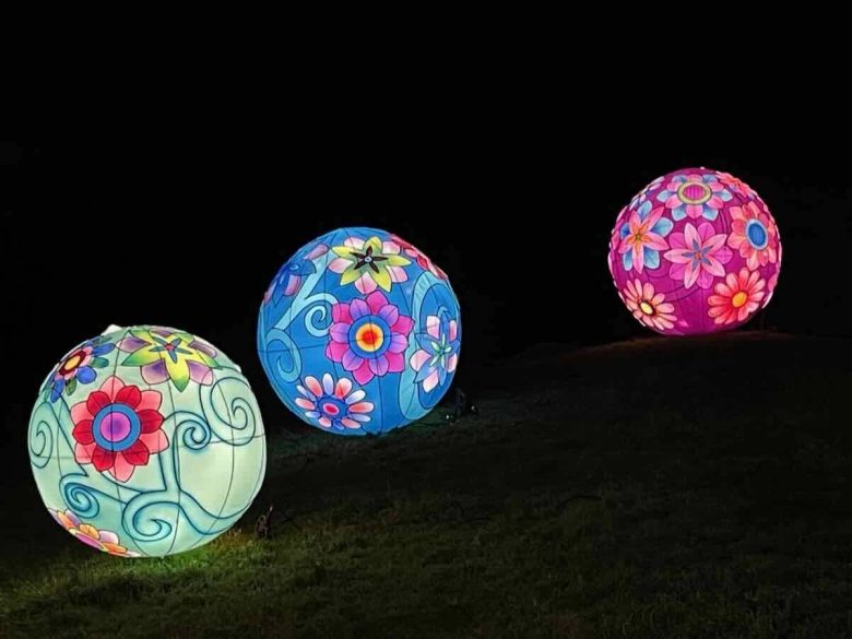 illuminated globes at Parc Floral