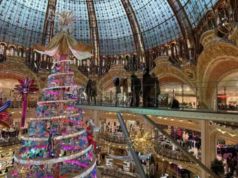 Glass walk and Christmas tree at Galeries Lafayette, Paris