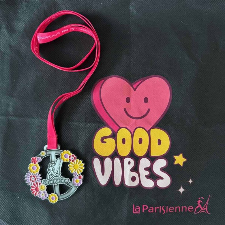 La Parisienne medal and bag