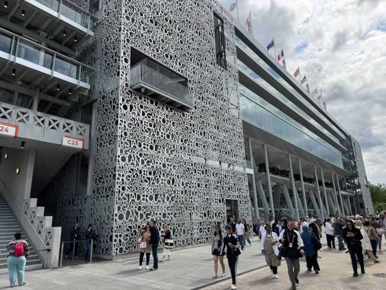 Outside Court Philippe-Chatrier court-Roland-Garros